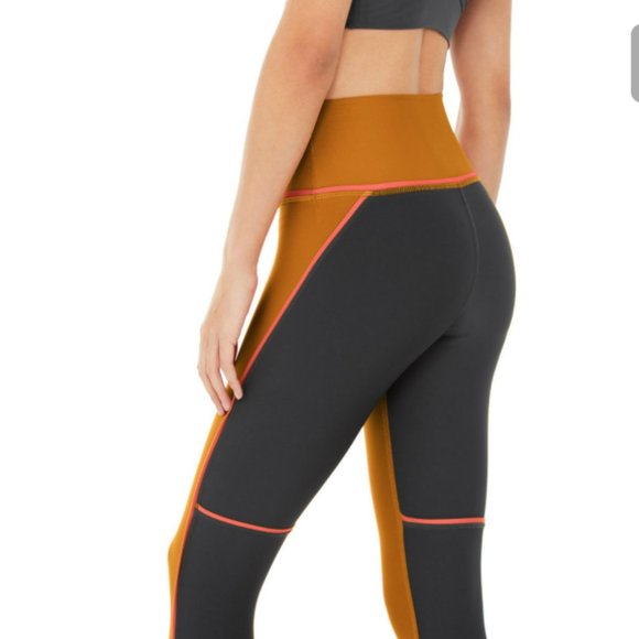 Alo Airlift 7/8 Leggings - Picture 5 of 5